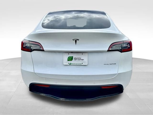 Used 2021 Tesla Model Y Long Range image 10