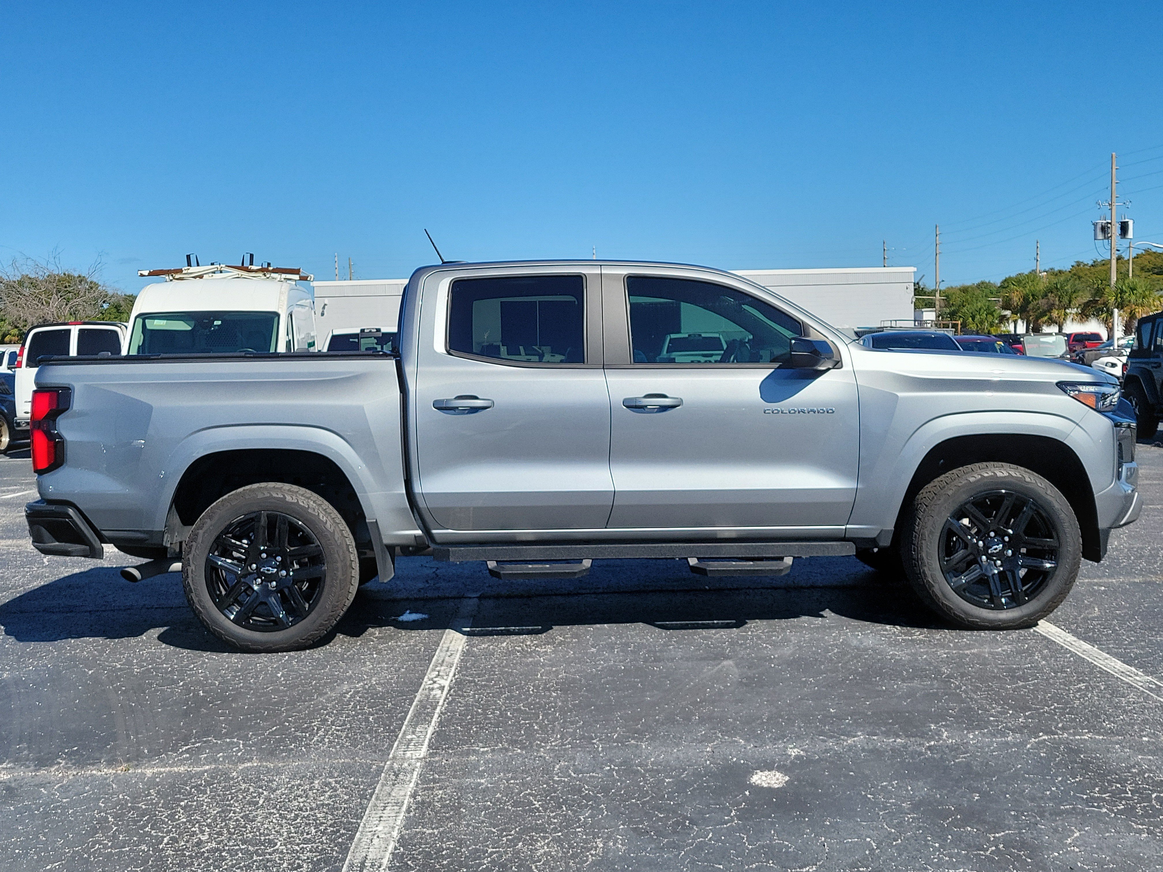 Used 2024 Chevrolet Colorado Z71 w/ Advanced Trailering Package AWD/4WD image 8
