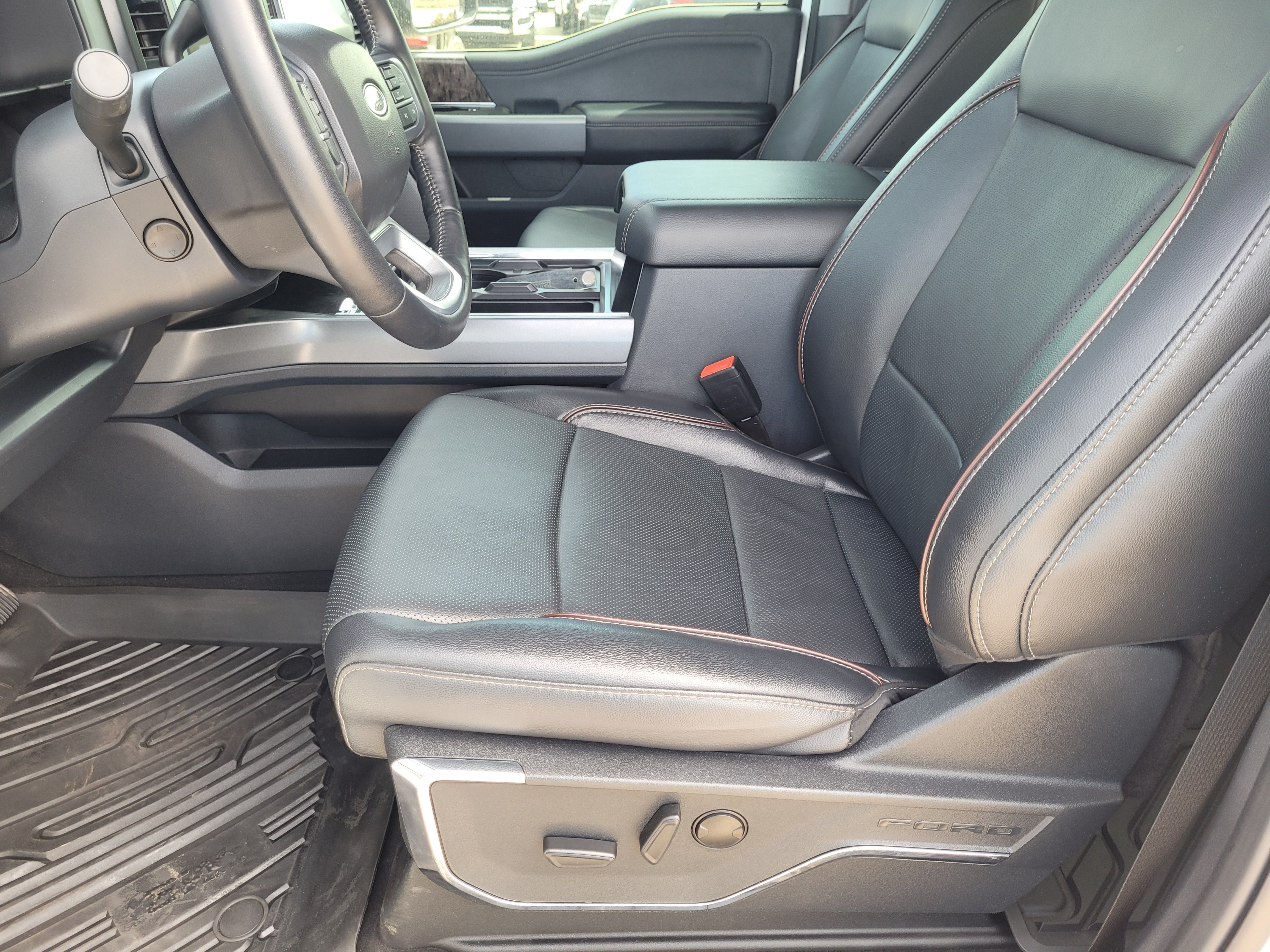 Used 2024 Ford F250 Lariat w/ FX4 Off-Road Package AWD/4WD image 10