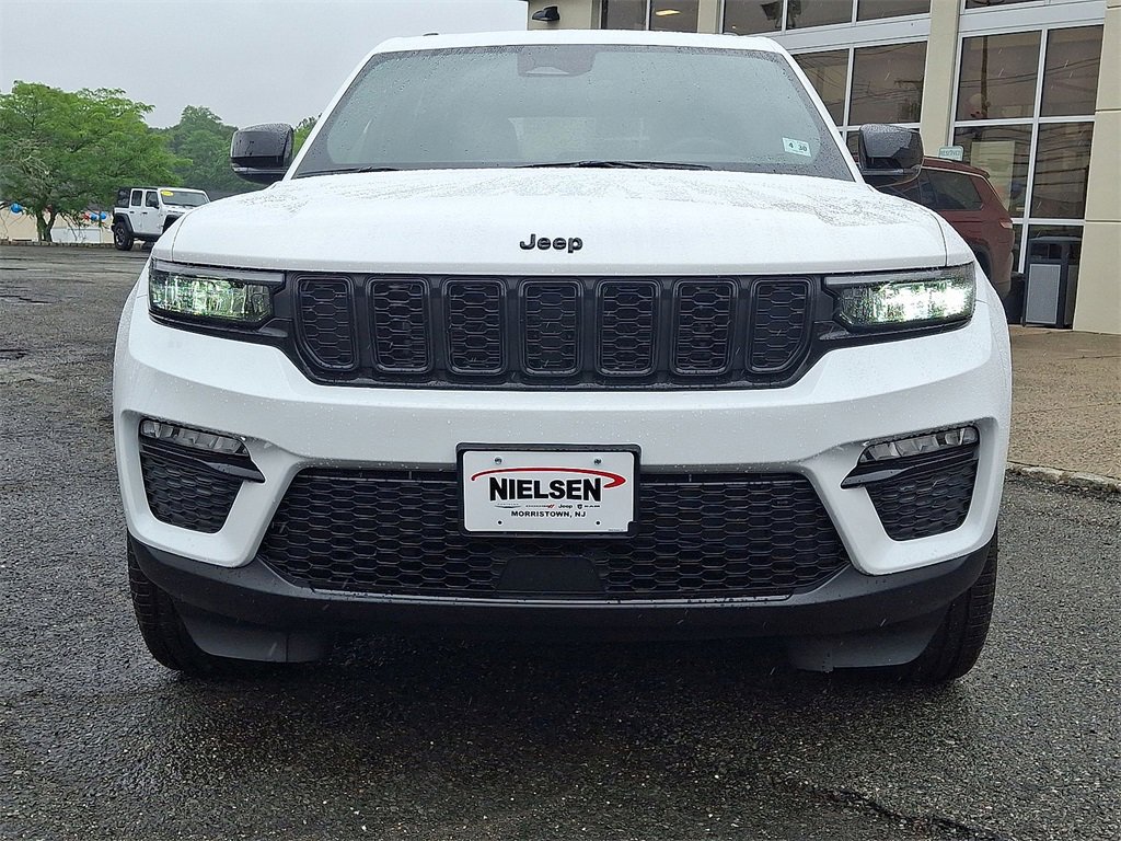 Certified 2025 Jeep Grand Cherokee Limited w/ Black Appearance Package image 29