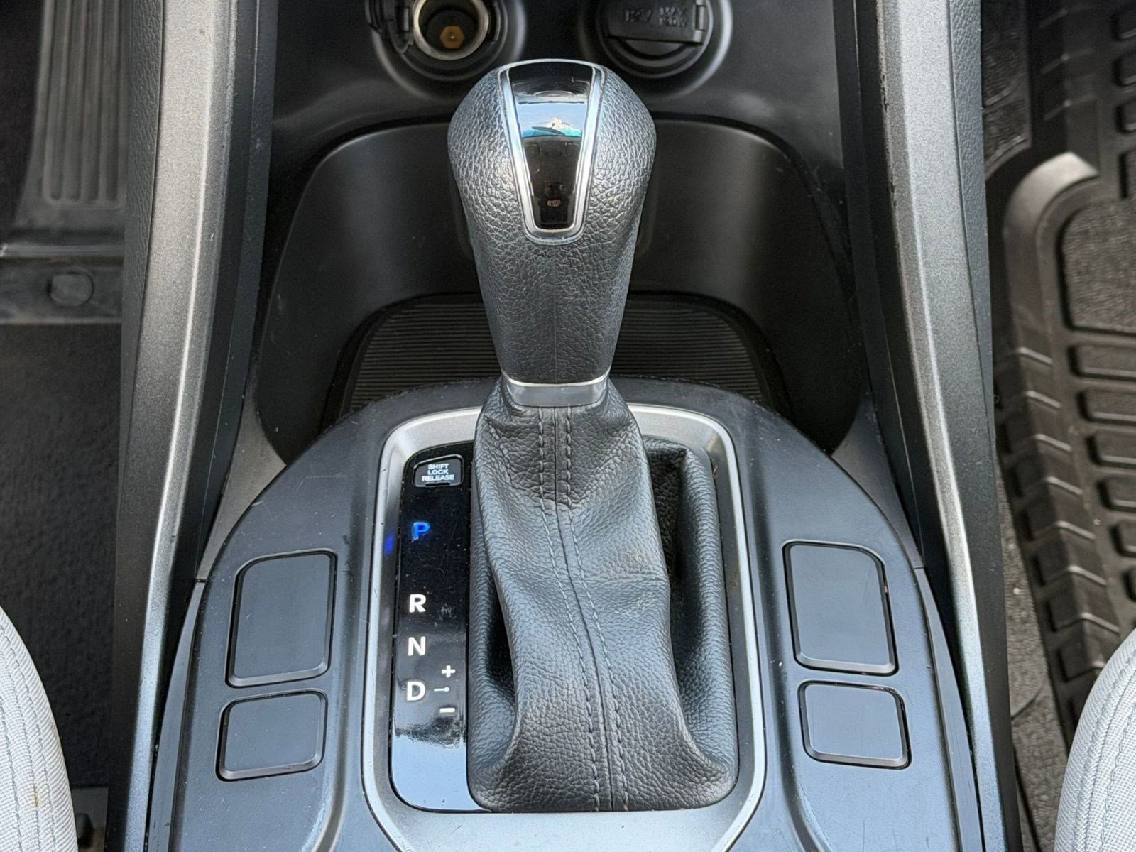 Used 2018 Hyundai Santa Fe Sport FWD image 16