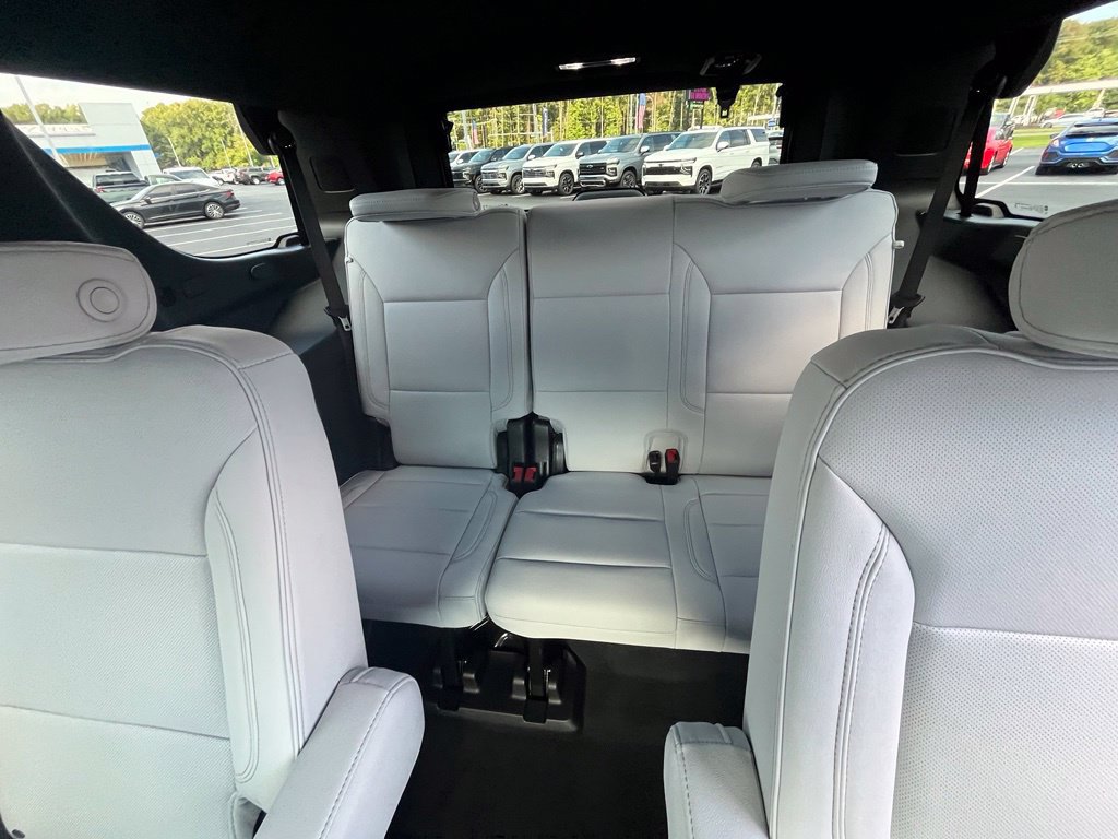 Used 2026 Chevrolet Tahoe Premier AWD/4WD image 16