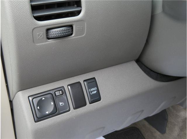 Used 2012 Nissan Frontier SV w/ SV Premium Utility Pkg AWD/4WD image 11