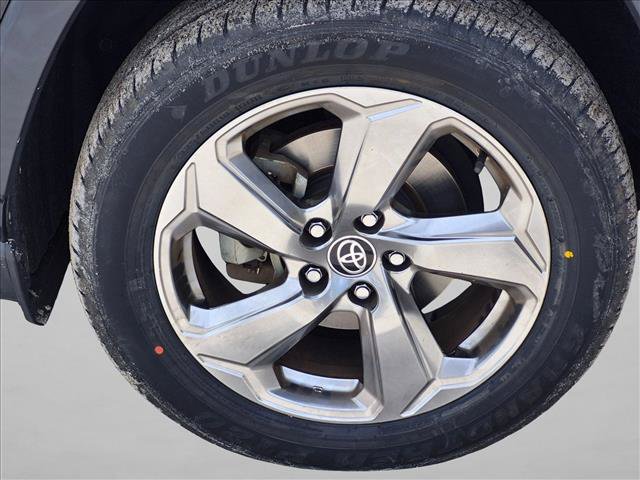 Used 2020 Toyota RAV4 Limited w/ Limited Grade Weather Package AWD/4WD image 17