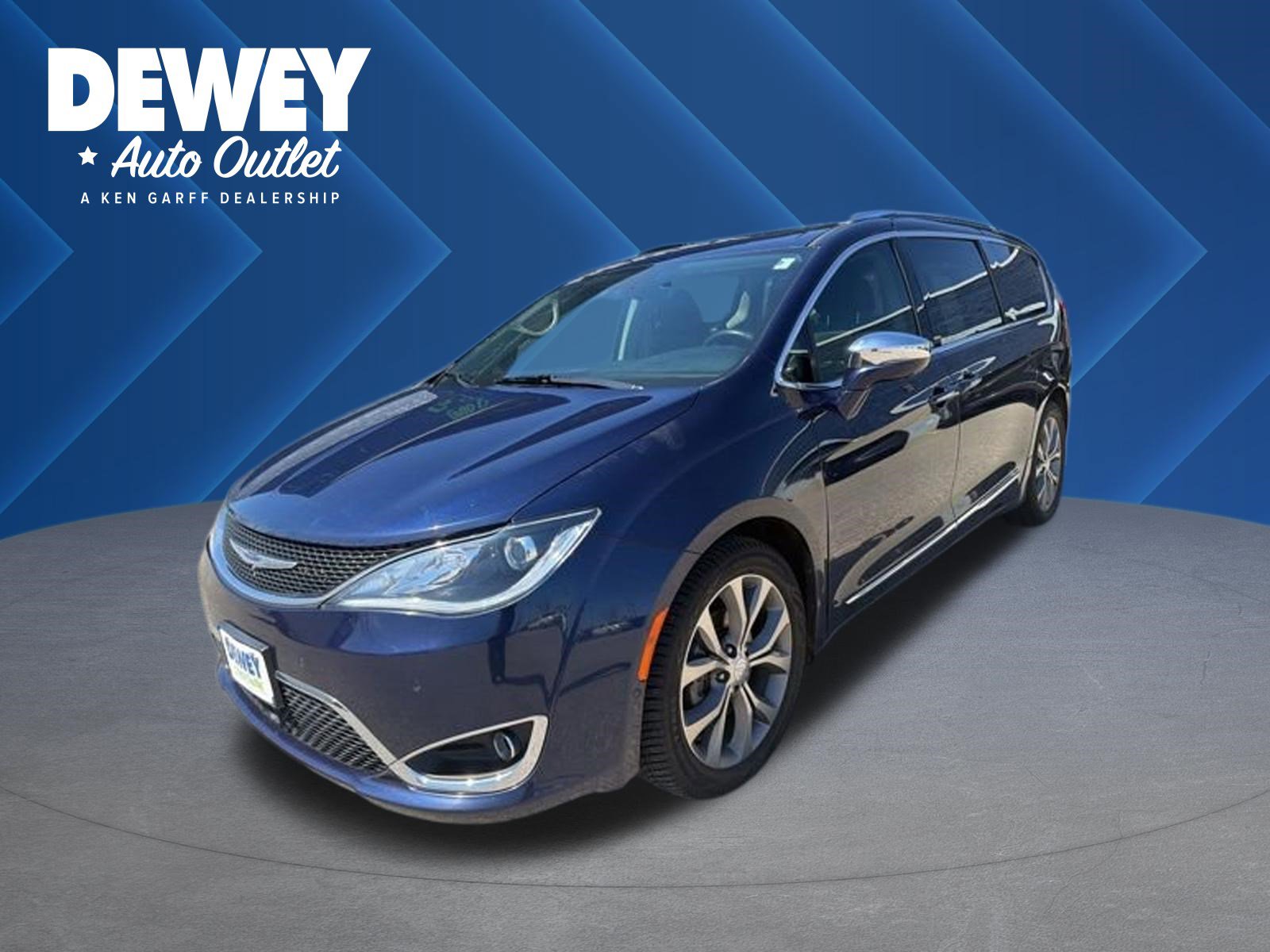 Used 2019 Chrysler Pacifica Limited w/ Tire & Wheel Group FWD image 1