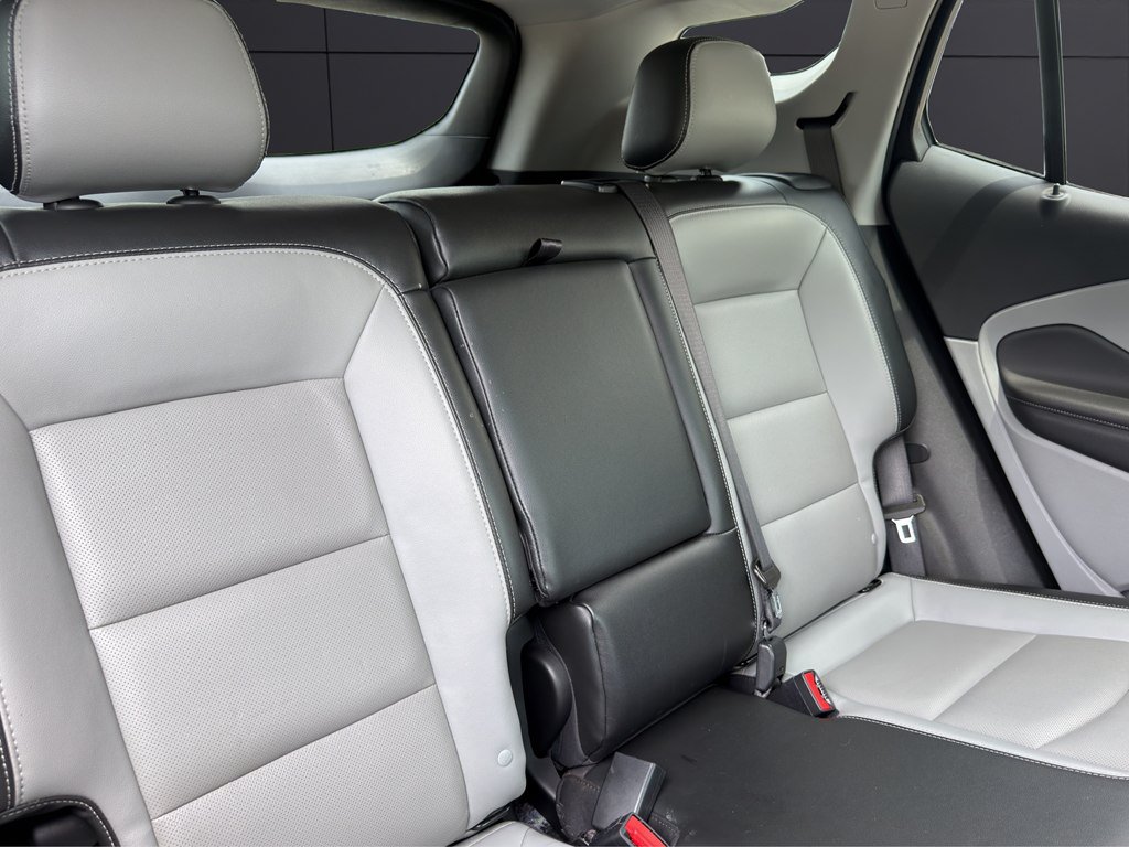 Used 2022 GMC Terrain SLT AWD/4WD image 18