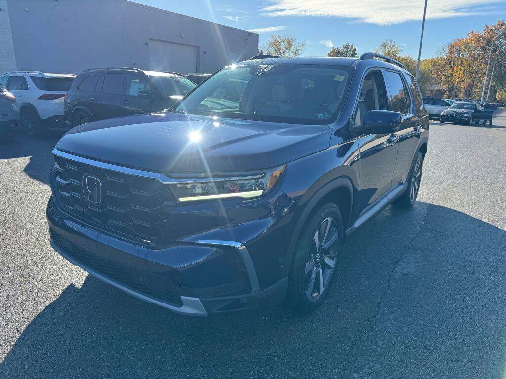 Used 2023 Honda Pilot Elite image 3