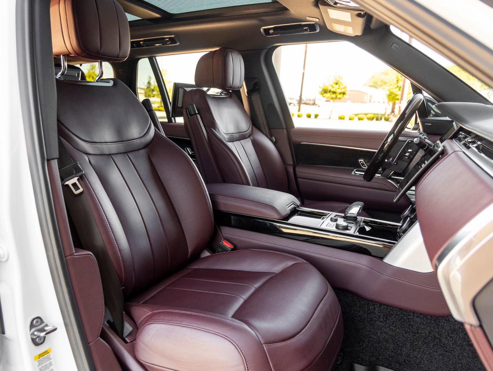 Used 2023 Land Rover Range Rover SE image 42
