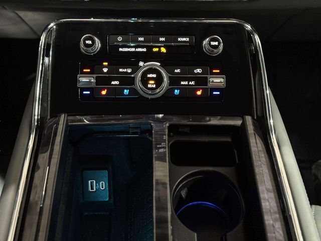 Used 2020 Lincoln Navigator Reserve w/ Luxury Package image 19