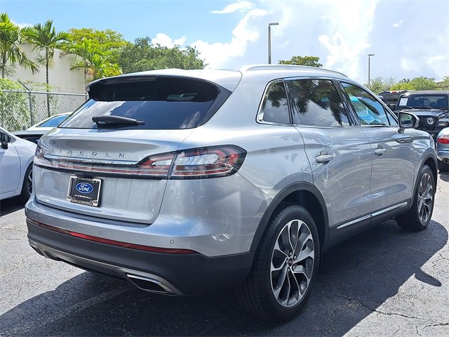 Used 2022 Lincoln Nautilus Reserve image 3