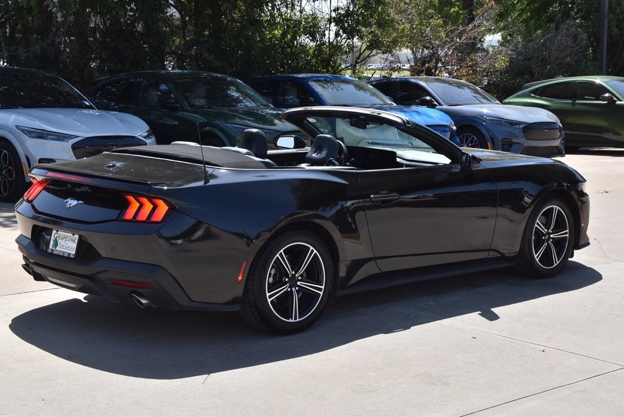 Used 2025 Ford Mustang Premium RWD image 7