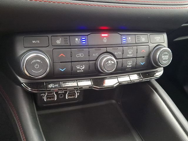 Used 2024 Dodge Durango GT AWD/4WD image 16