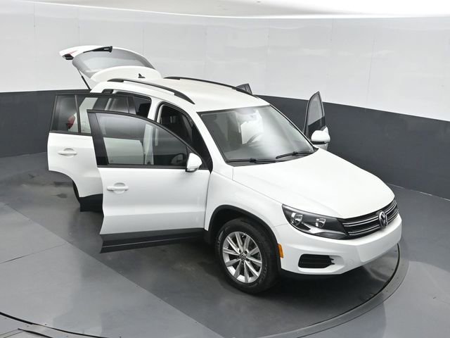 Used 2018 Volkswagen Tiguan Limited image 50