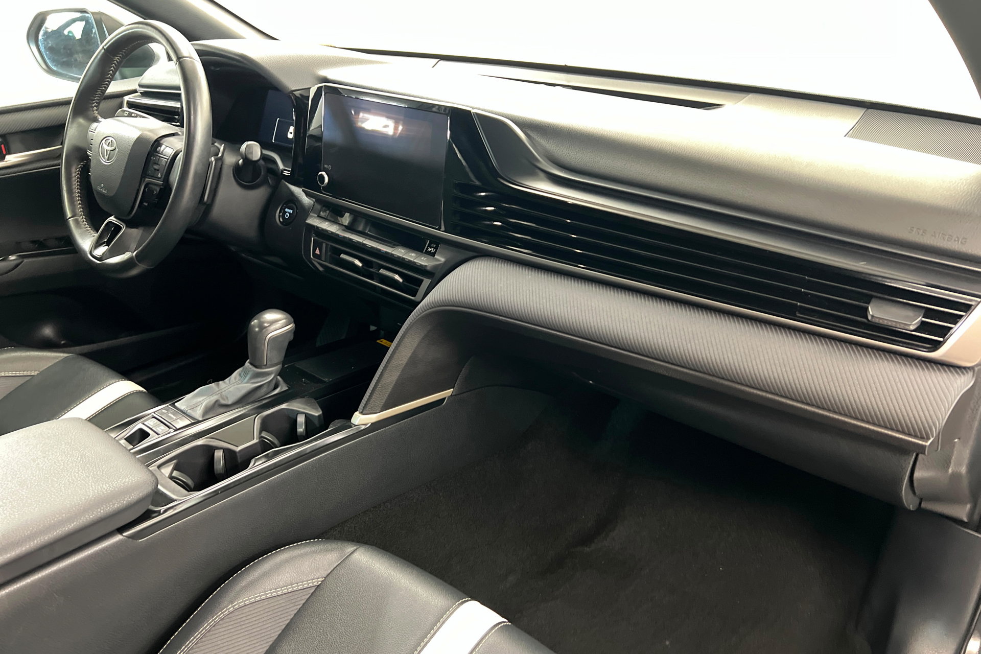 Used 2025 Toyota Camry SE FWD image 23