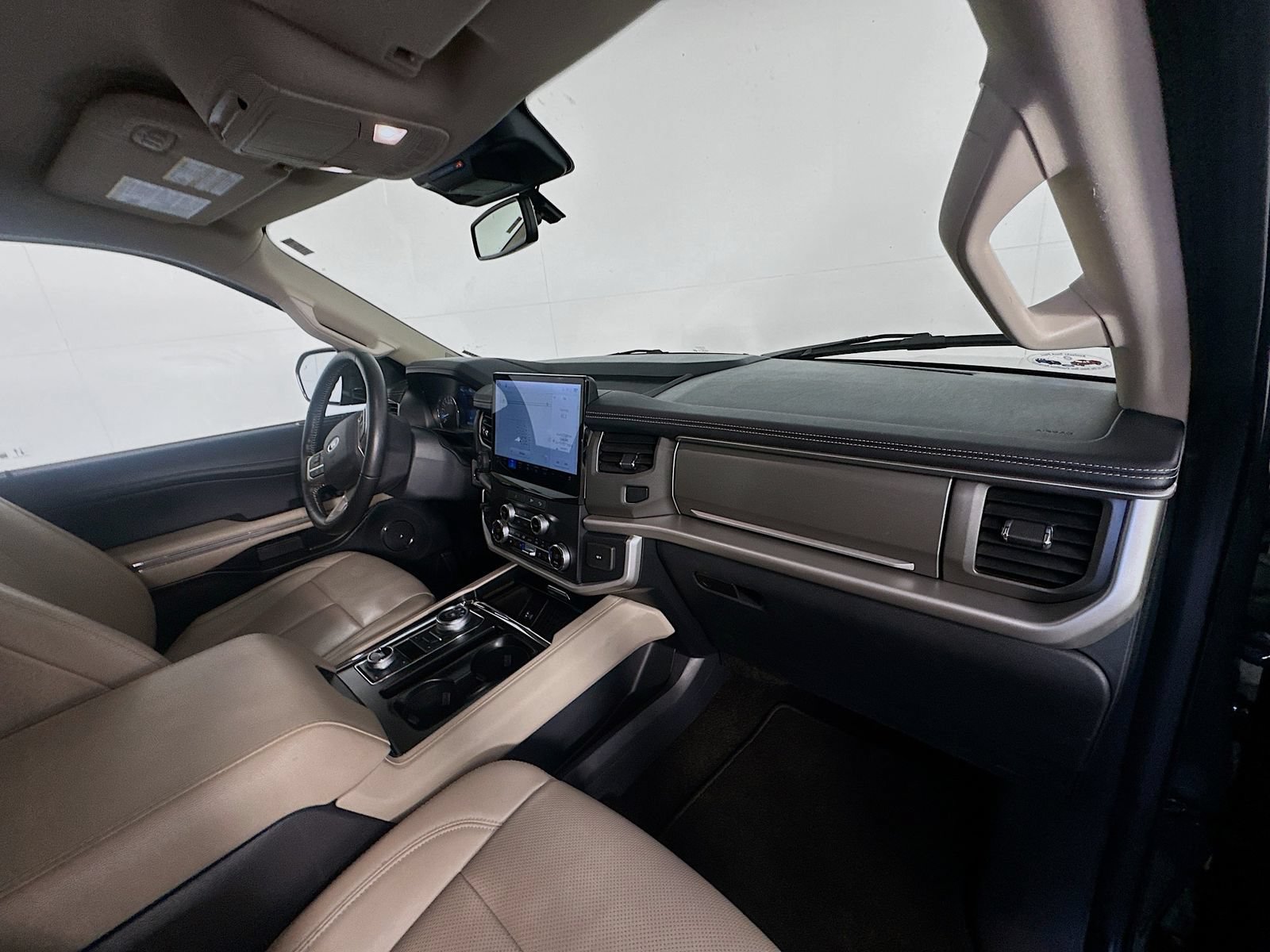 Used 2022 Ford Expedition XLT AWD/4WD image 30