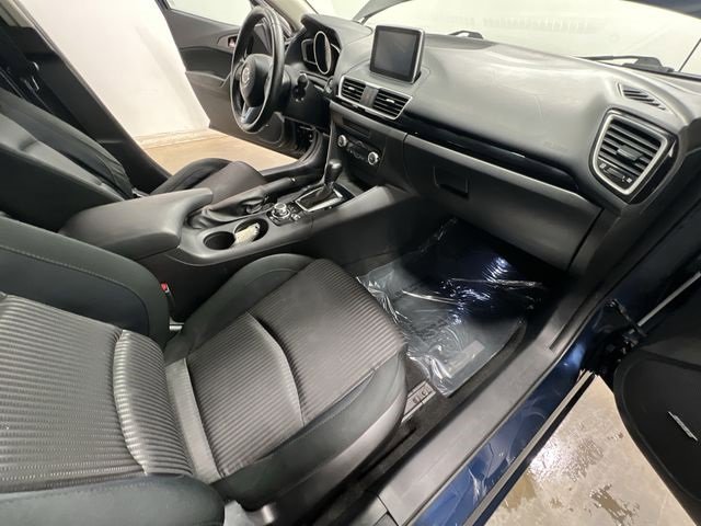 Used 2016 MAZDA MAZDA3 i Touring w/ Popular Equipment Package image 21