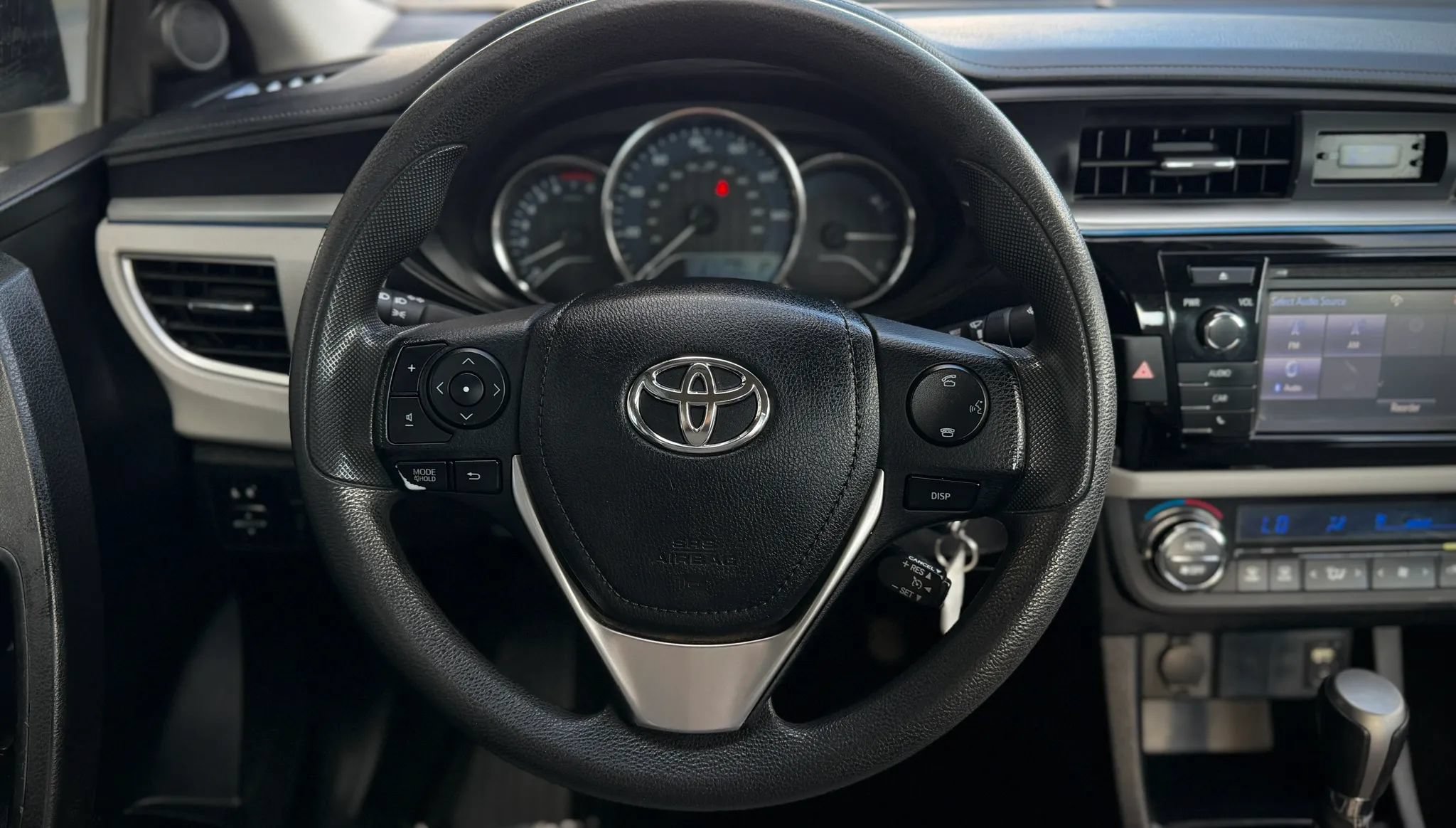 Used 2014 Toyota Corolla LE FWD image 9