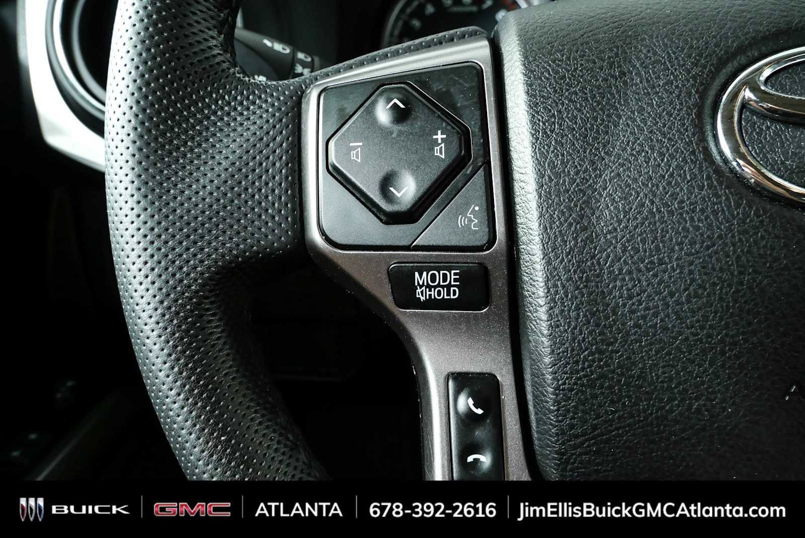 Used 2022 Toyota Tacoma SR5 AWD/4WD image 10