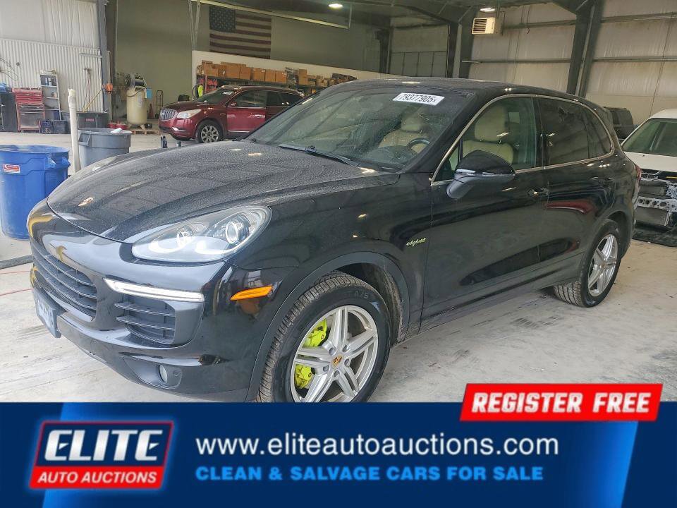 Used 2015 Porsche Cayenne S image 1