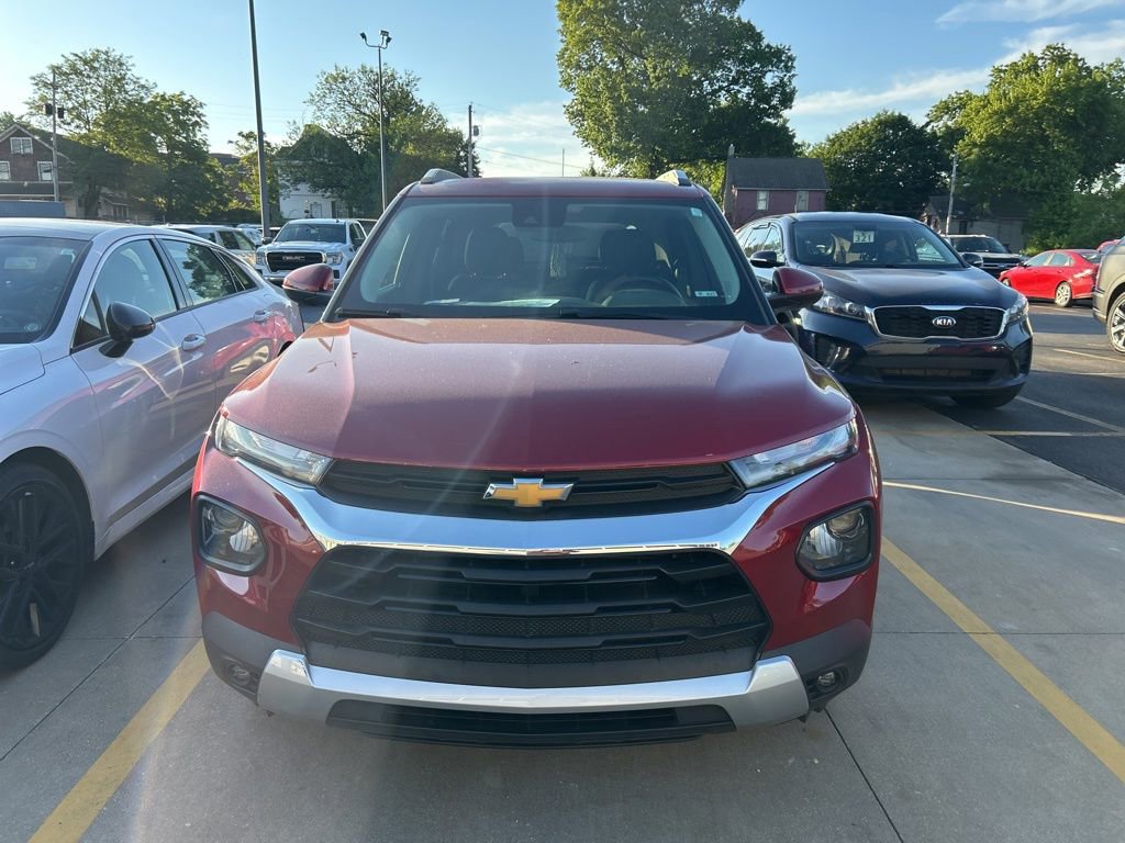 Used 2021 Chevrolet TrailBlazer LT w/ Driver Confidence Package AWD/4WD image 3