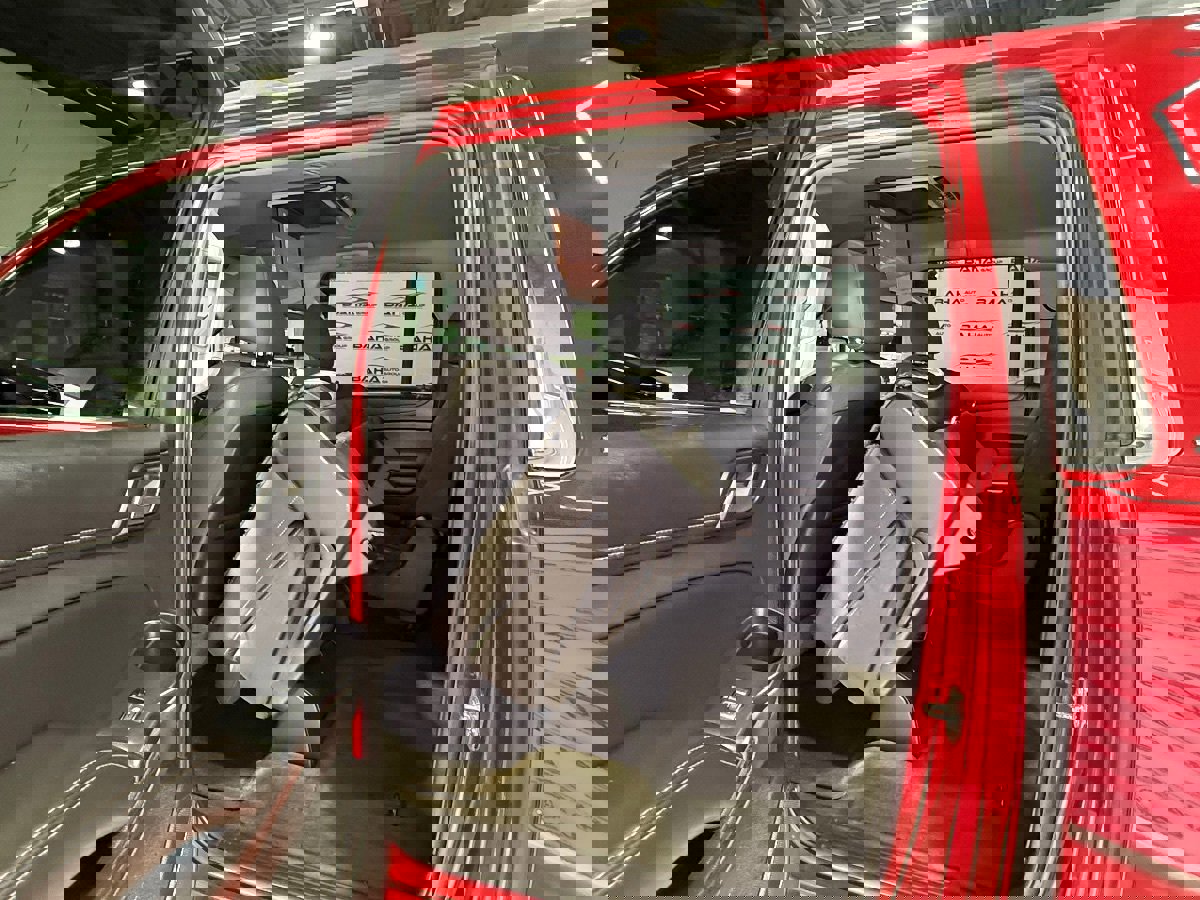 Used 2015 GMC Yukon XL SLE w/ Convenience Package image 39