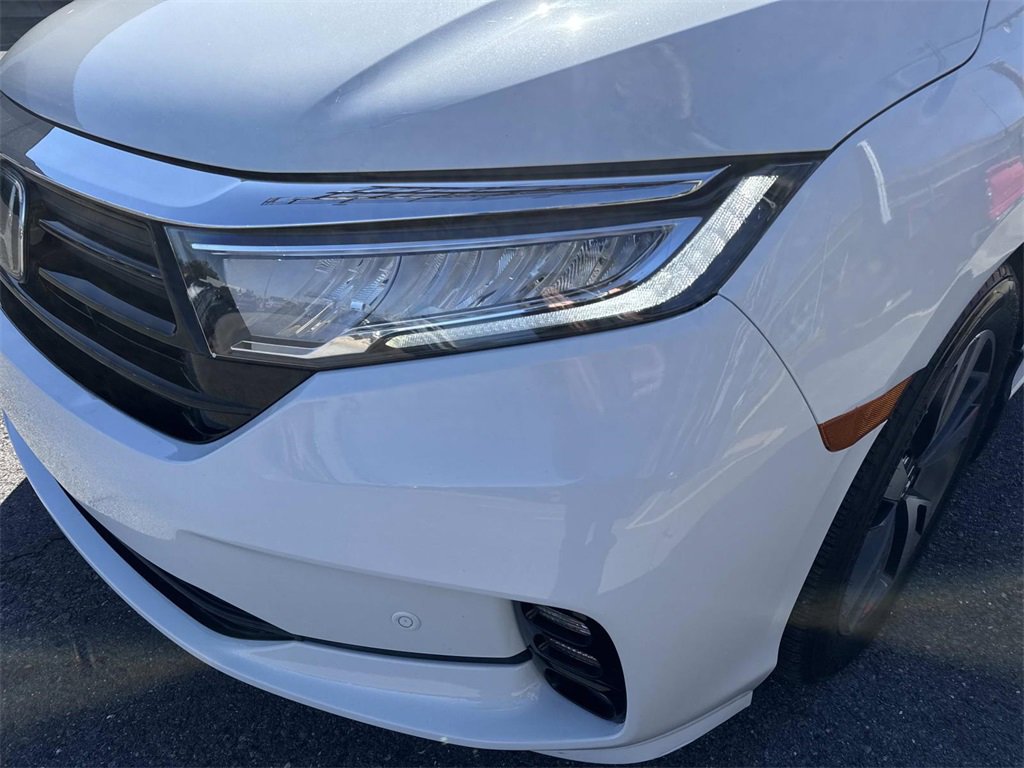 Used 2023 Honda Odyssey Touring image 2