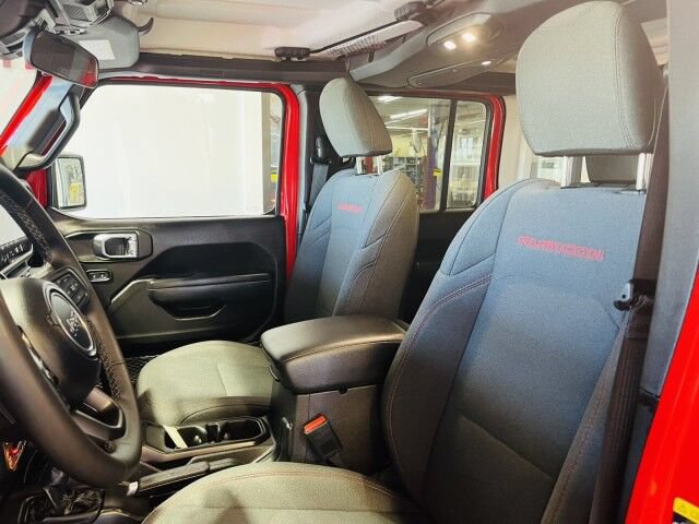 Used 2025 Jeep Wrangler Unlimited Rubicon AWD/4WD image 9