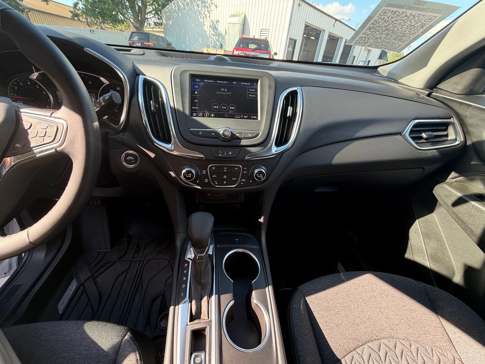 Used 2024 Chevrolet Equinox LT w/ LPO, Floor Liner Package FWD image 28