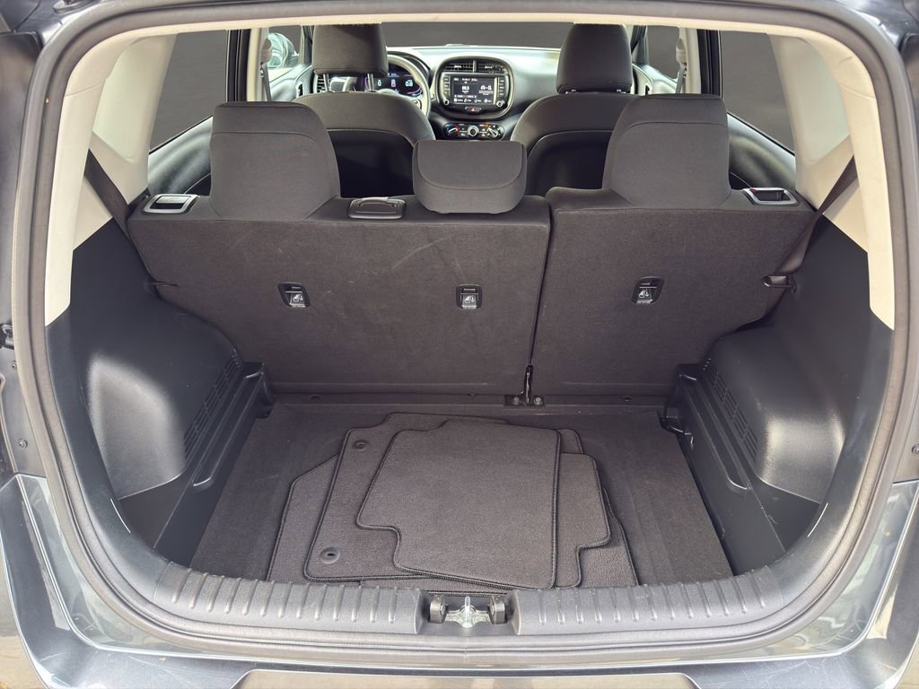 Used 2023 Kia Soul LX w/ Option Group 015 image 20