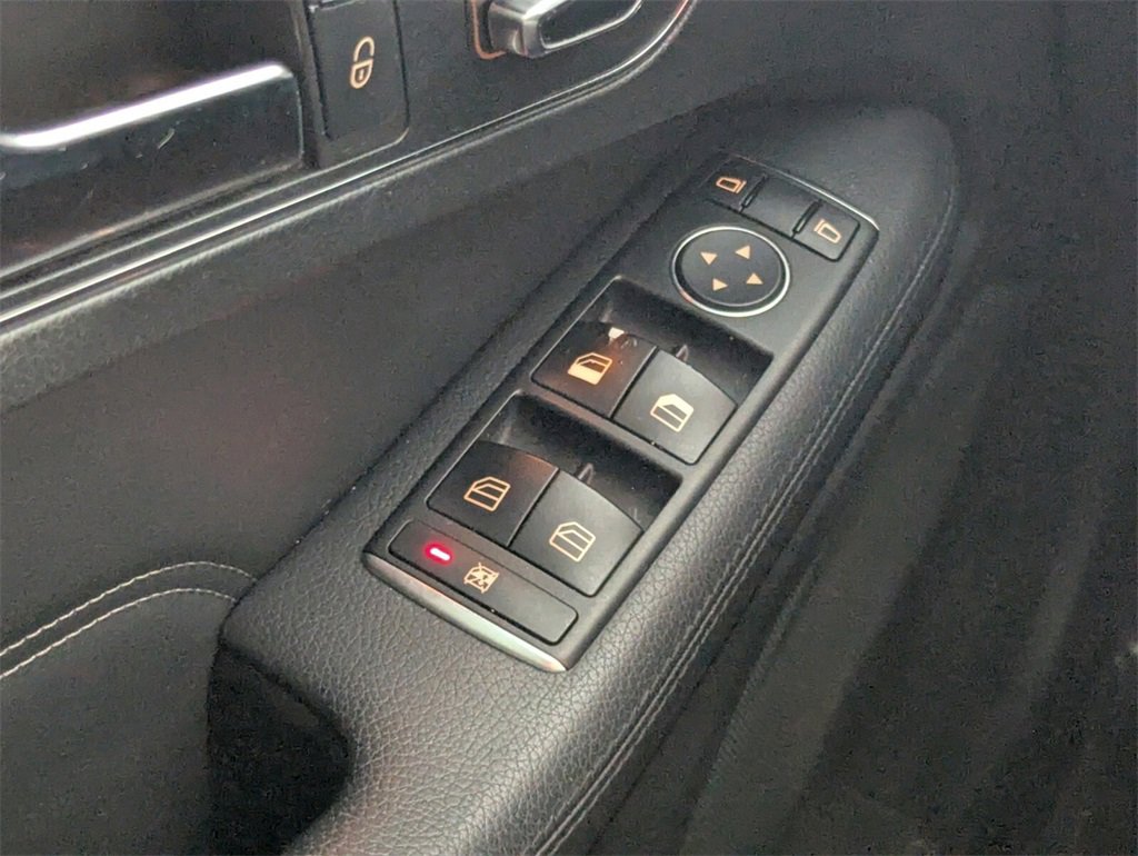 Used 2014 Mercedes-Benz E 350 Sedan image 16