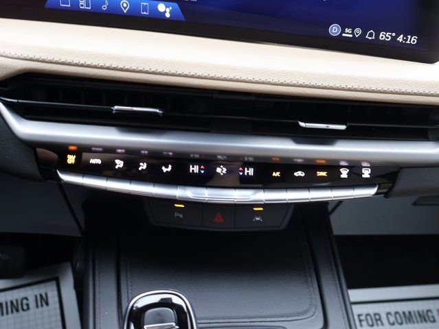 Certified 2025 Cadillac XT4 Premium Luxury FWD image 26