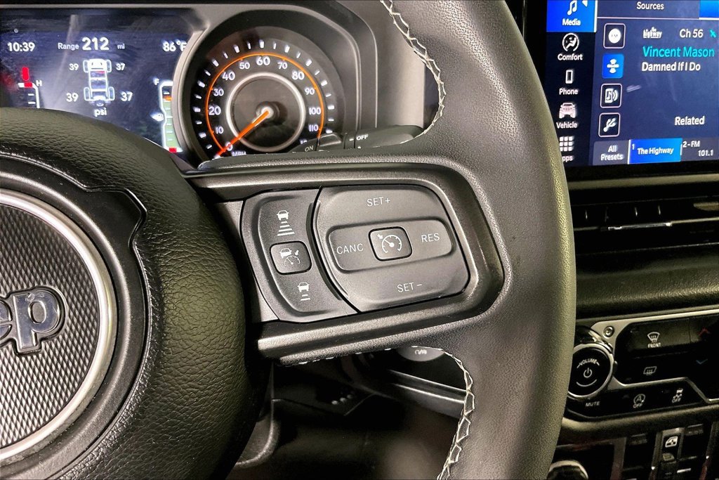 Used 2025 Jeep Wrangler Unlimited Rubicon AWD/4WD image 24