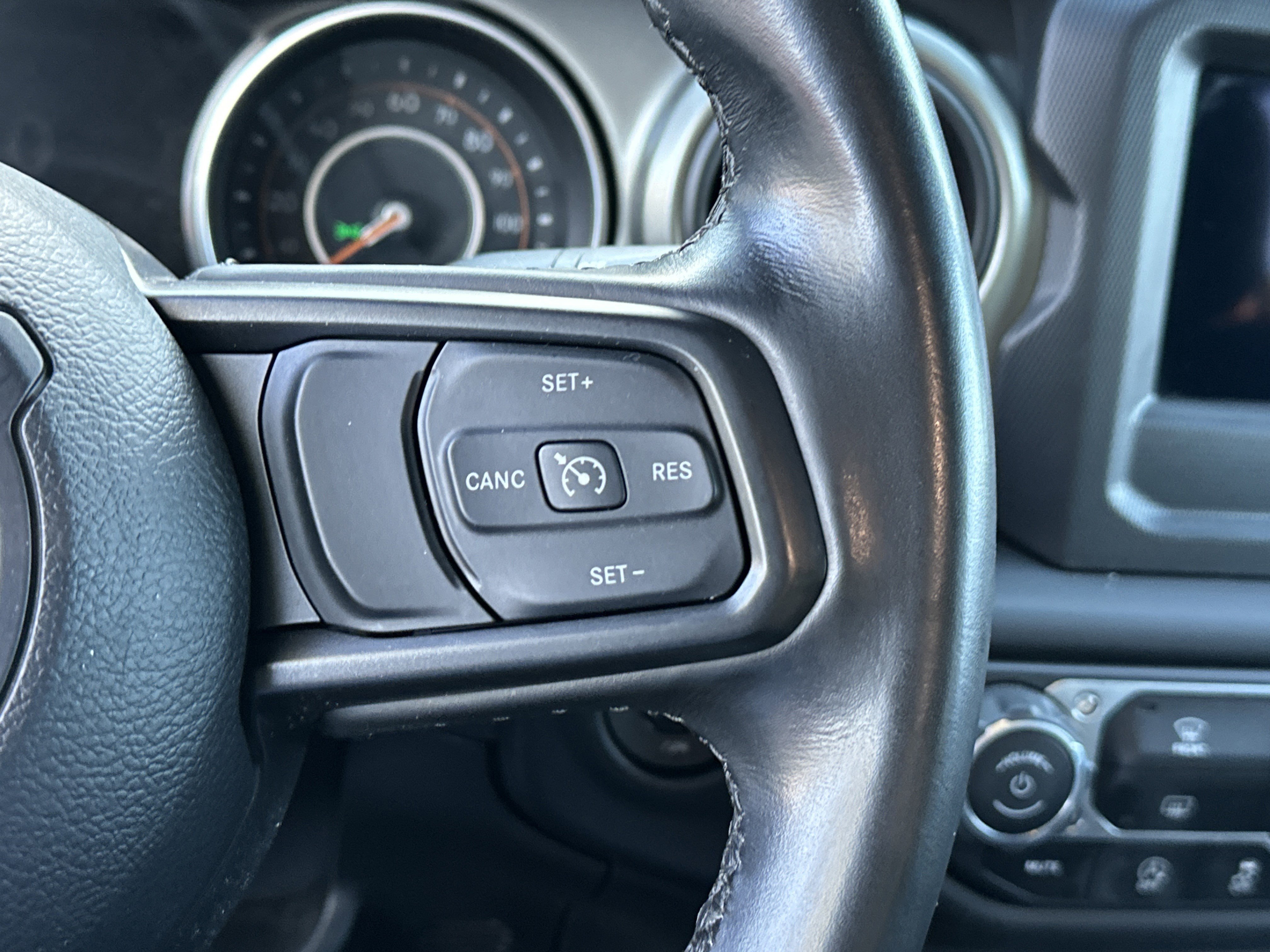 Used 2021 Jeep Gladiator Sport image 23