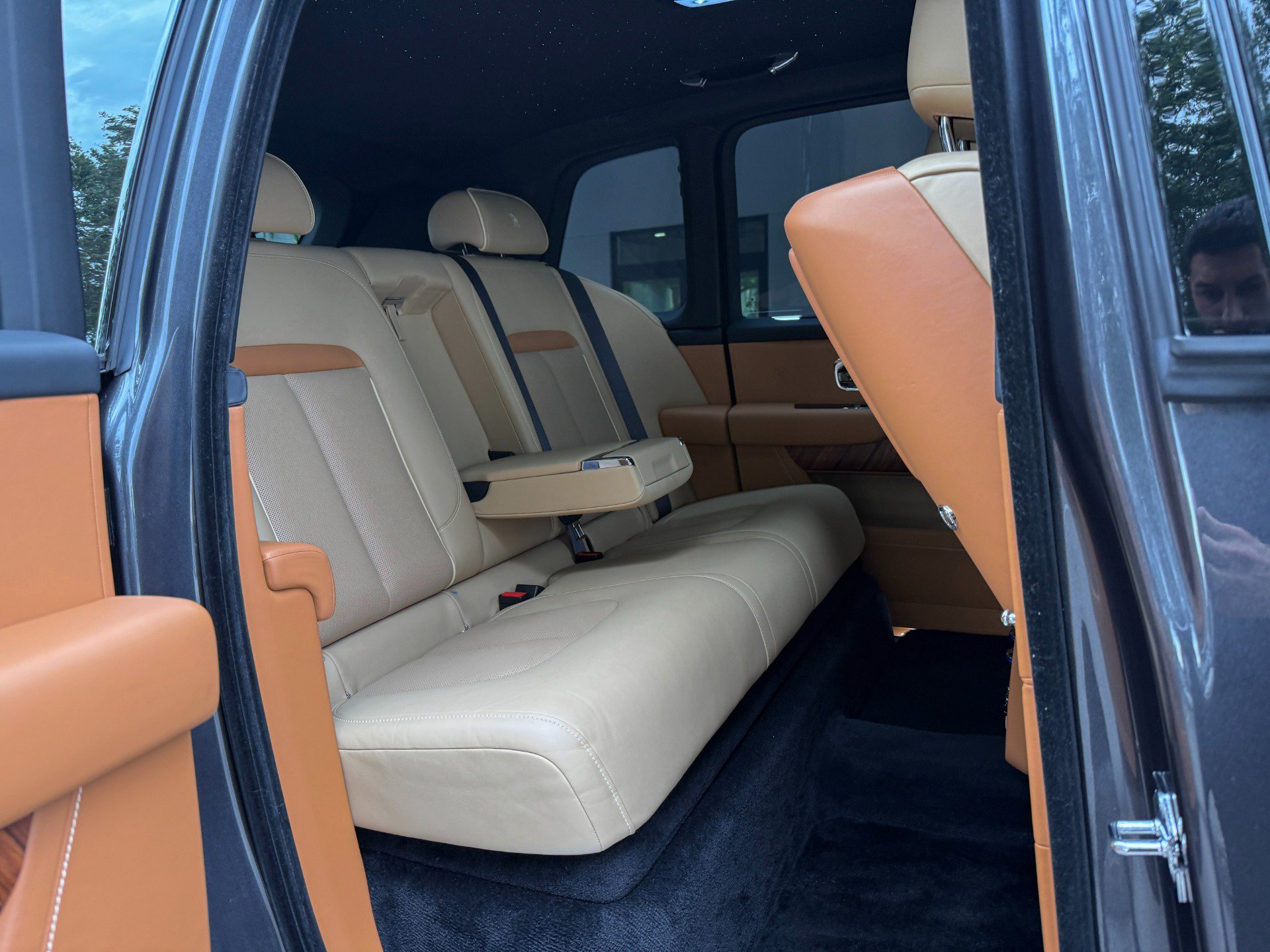Used 2022 Rolls-Royce Cullinan AWD/4WD image 36