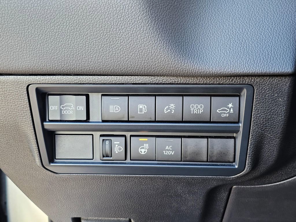 Used 2025 Toyota Sequoia Limited AWD/4WD image 27