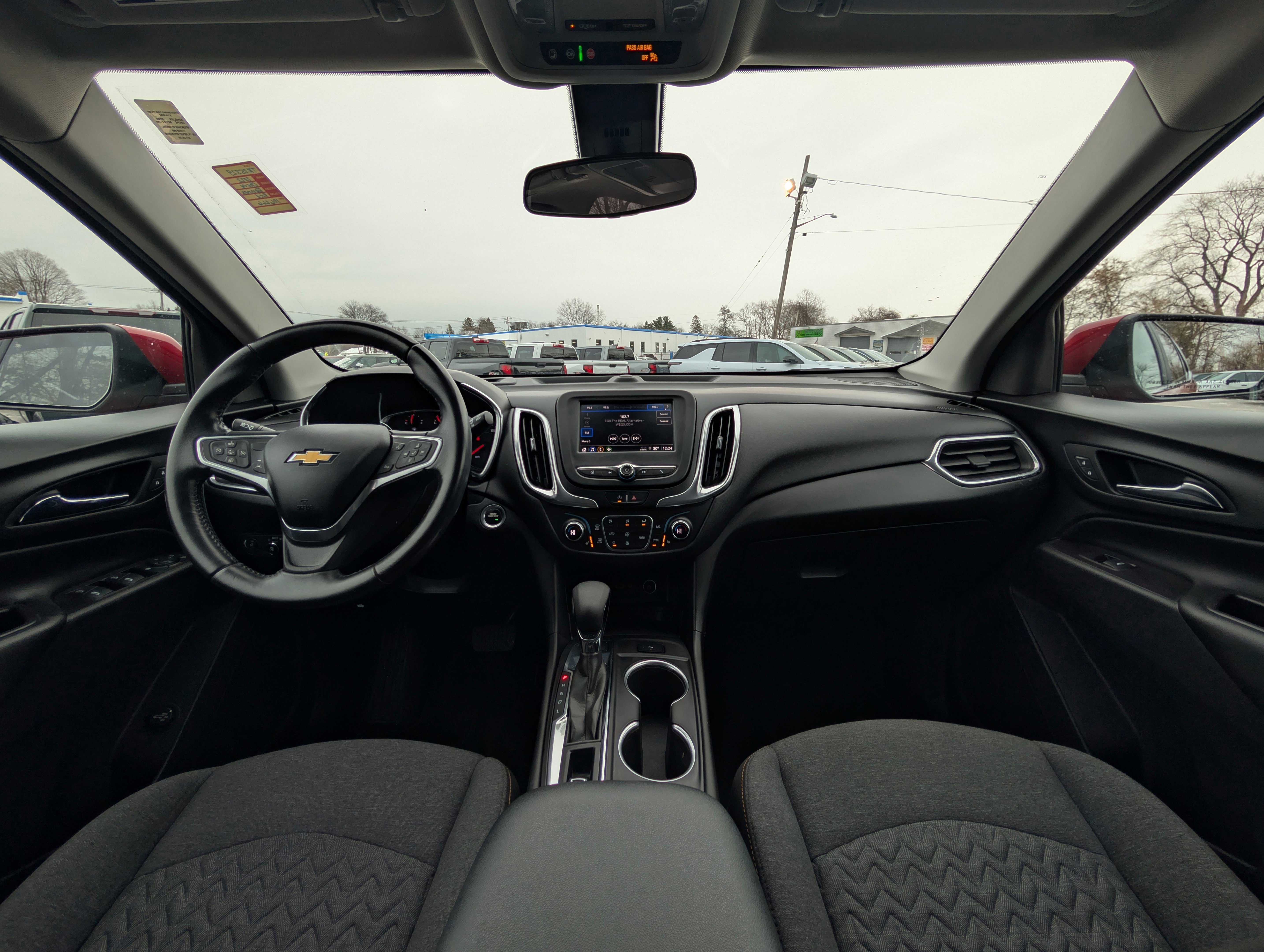 Used 2022 Chevrolet Equinox LT image 2