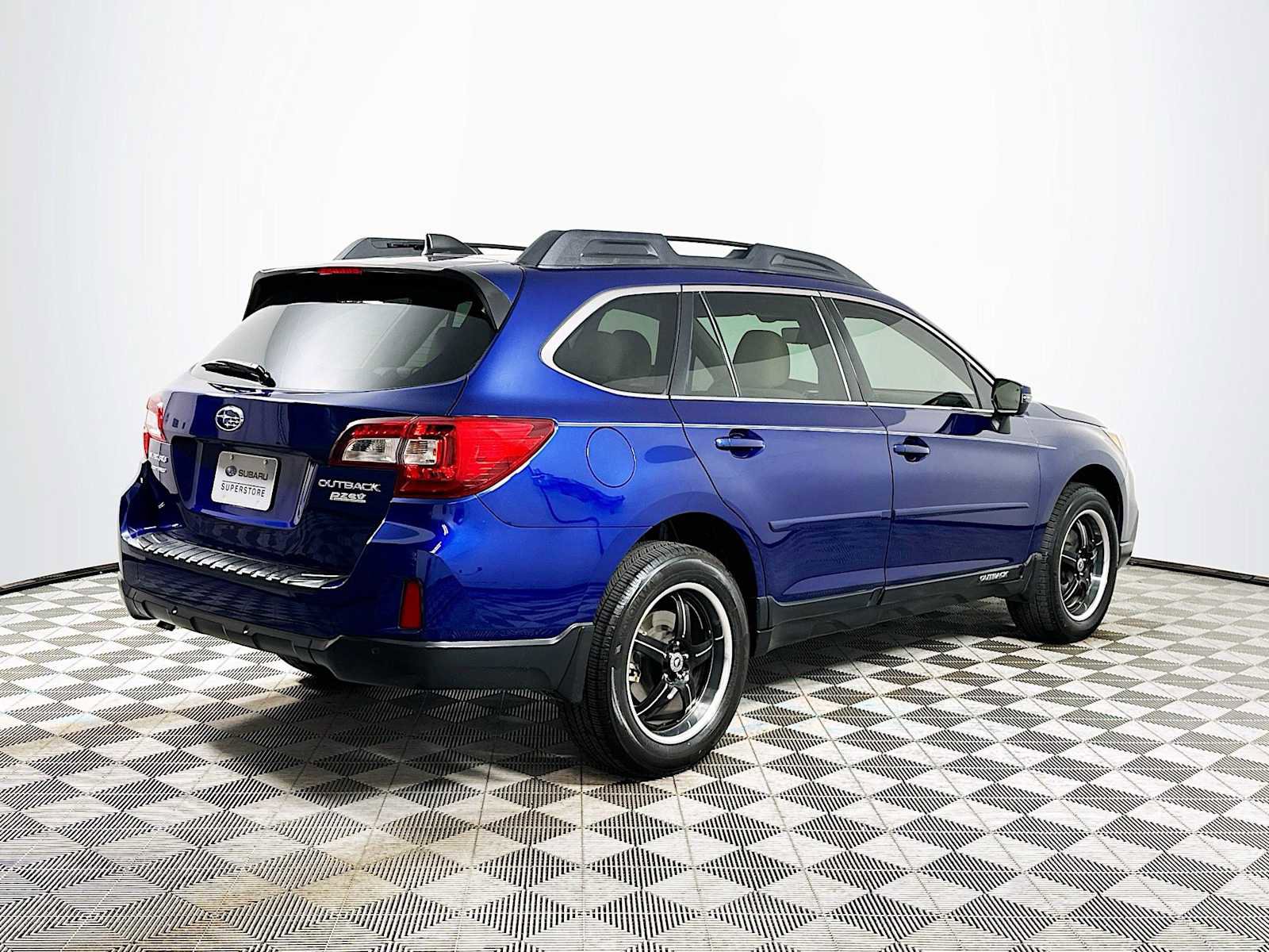Used 2017 Subaru Outback 2.5i Limited image 7