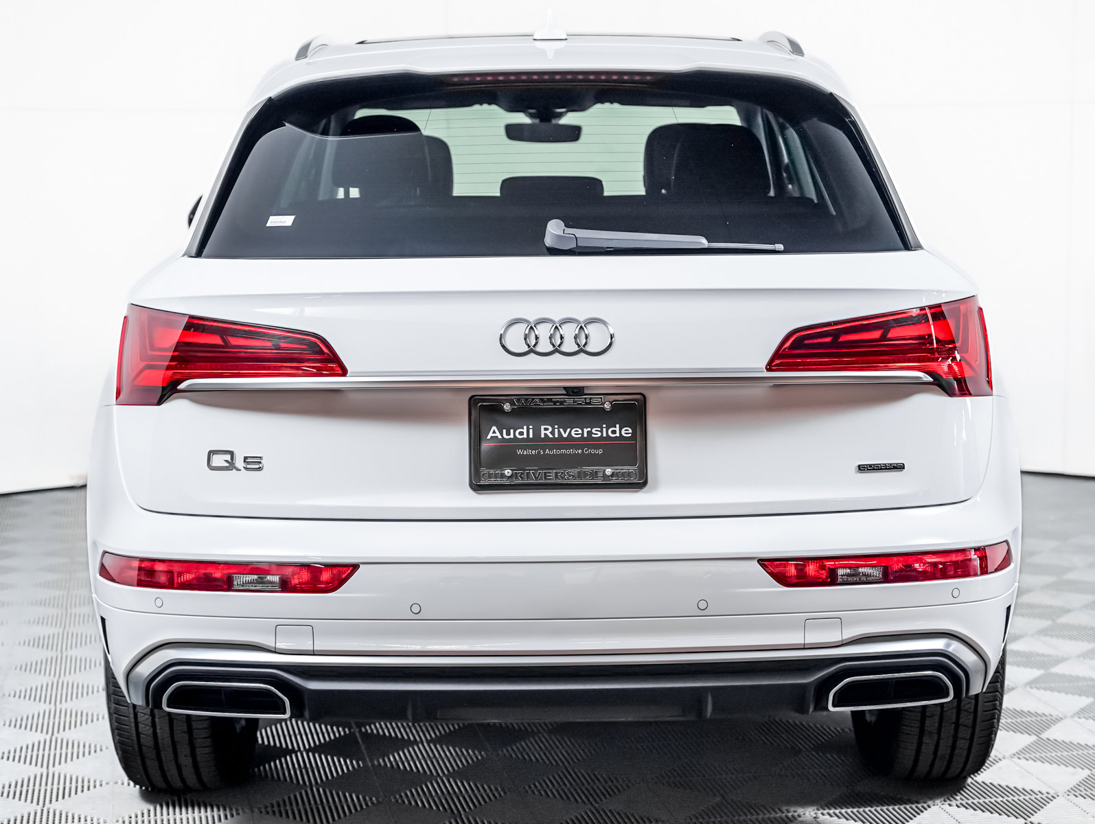 Used 2023 Audi Q5 2.0T Premium w/ Convenience Package AWD/4WD image 10
