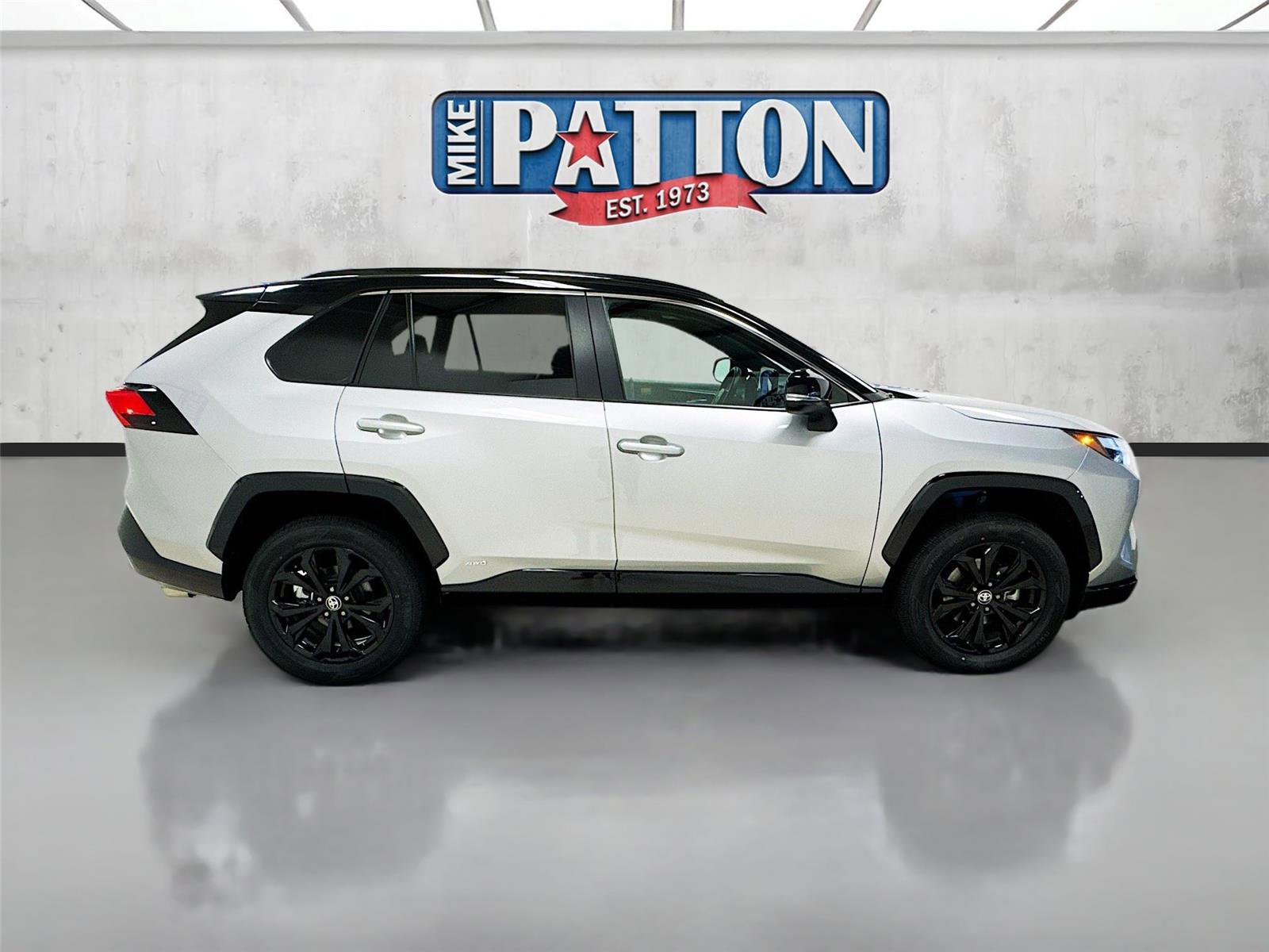 Used 2023 Toyota RAV4 XSE w/ XSE Grade Weather Package image 8
