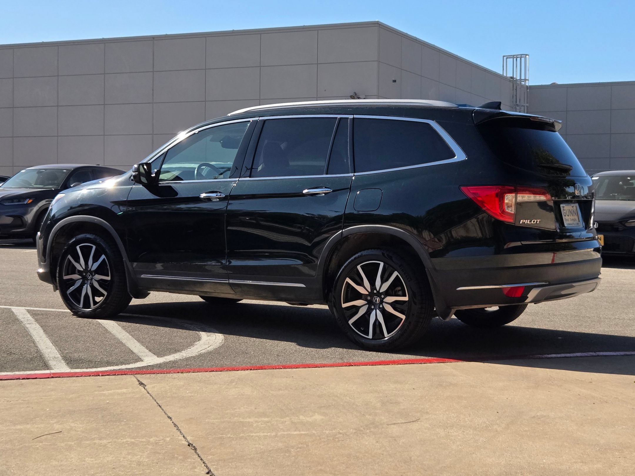 Used 2019 Honda Pilot Elite image 5