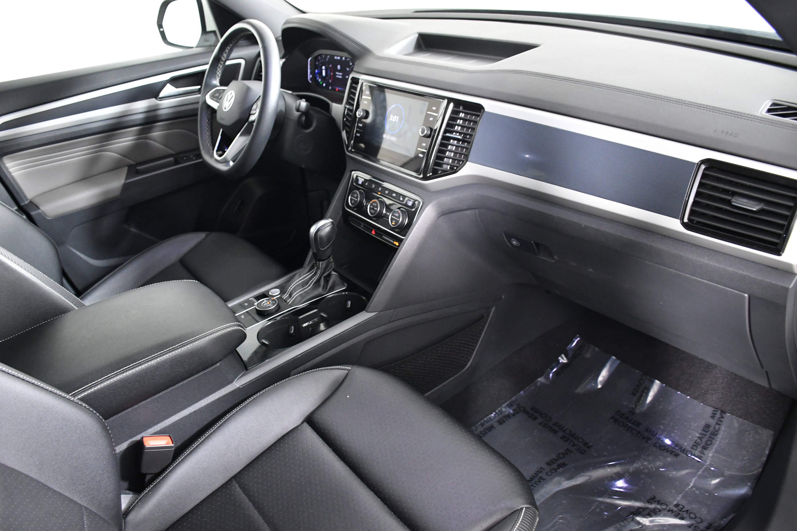 Used 2023 Volkswagen Atlas Cross Sport SEL image 26