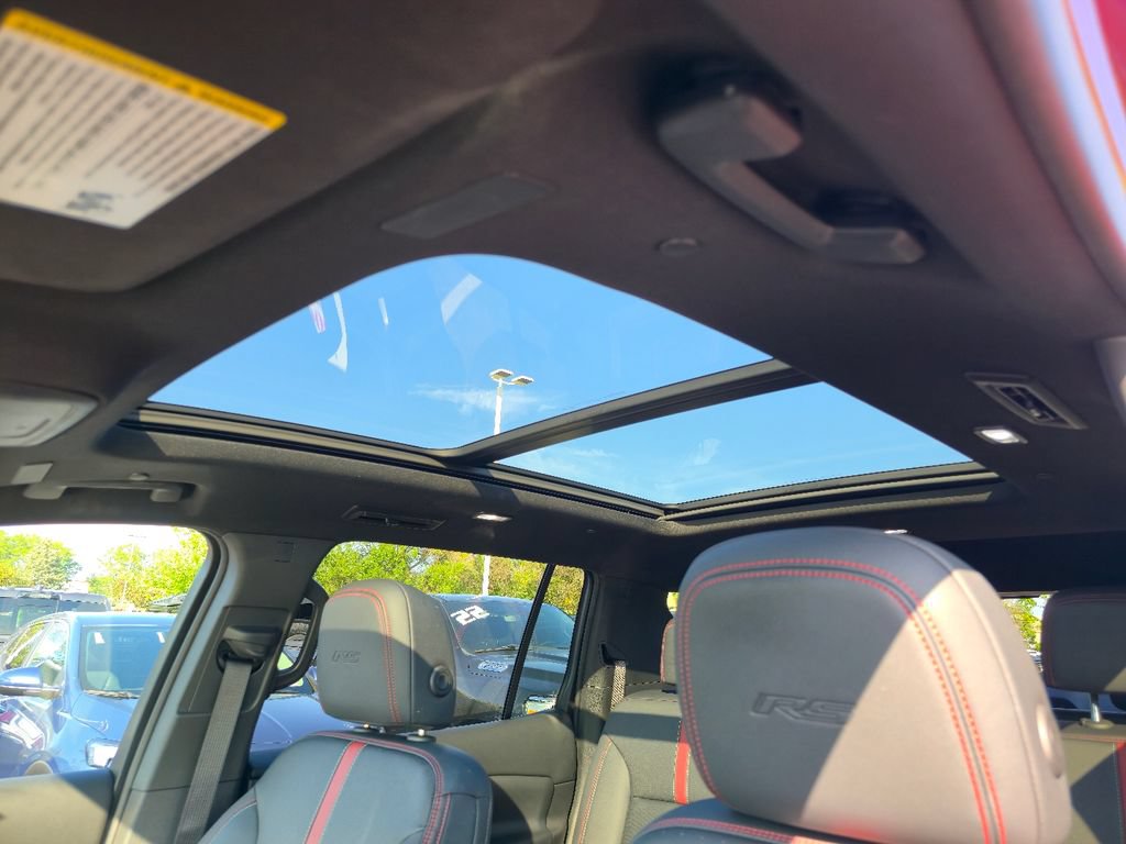 Certified 2024 Chevrolet Traverse RS w/ LPO, Floor Liner Package AWD/4WD image 21