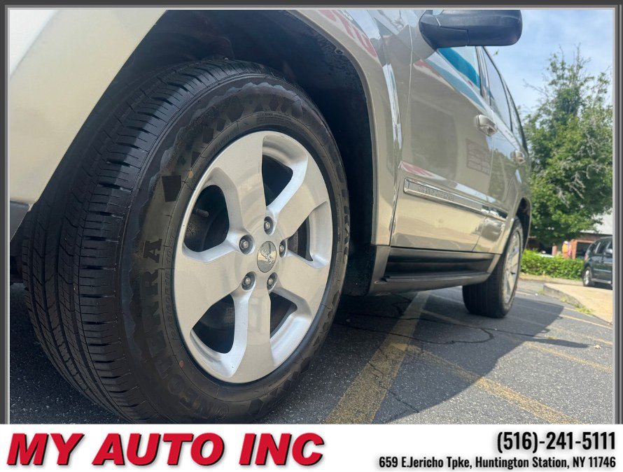 Used 2009 Jeep Grand Cherokee Laredo AWD/4WD image 9