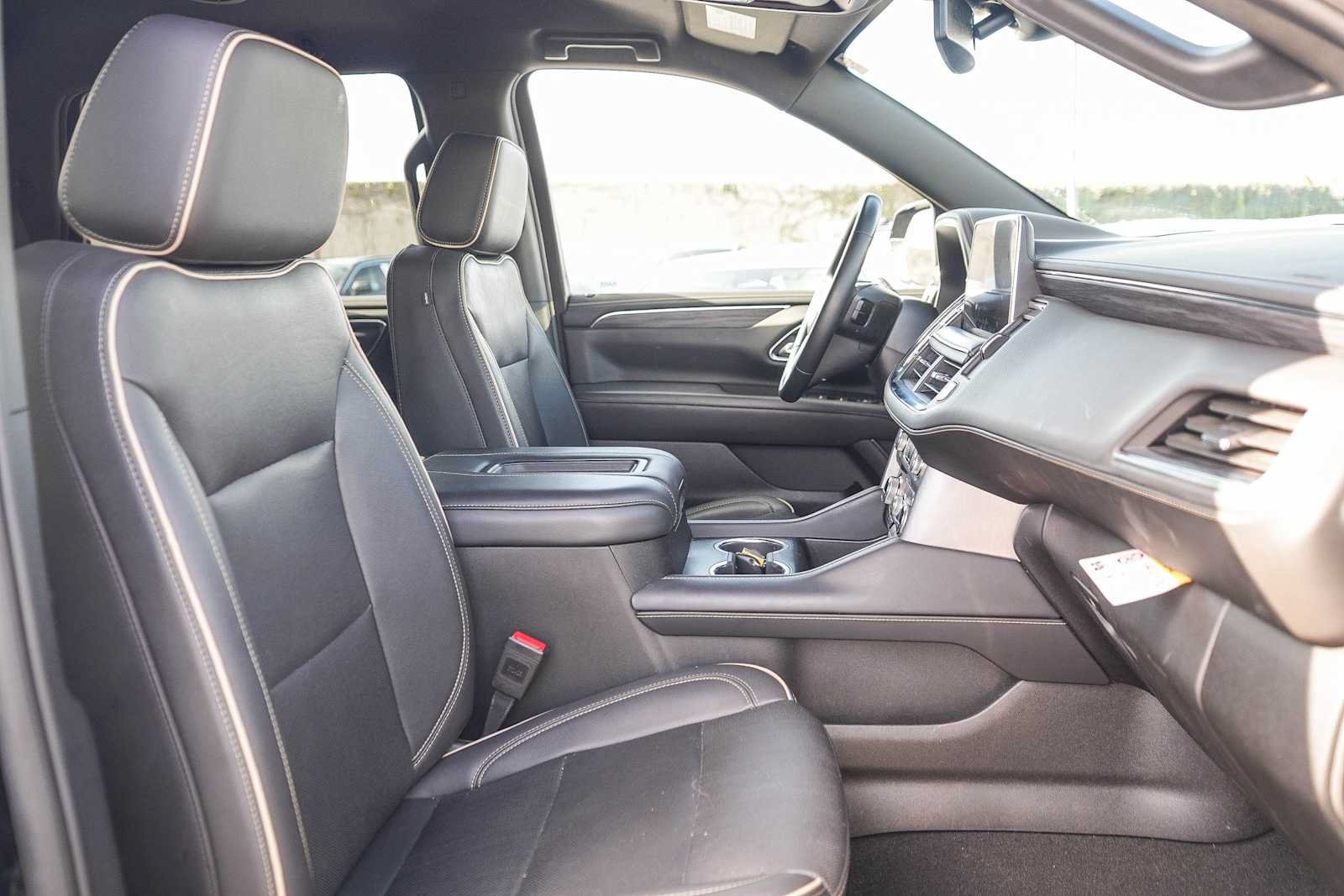 Used 2024 GMC Yukon SLT AWD/4WD image 17