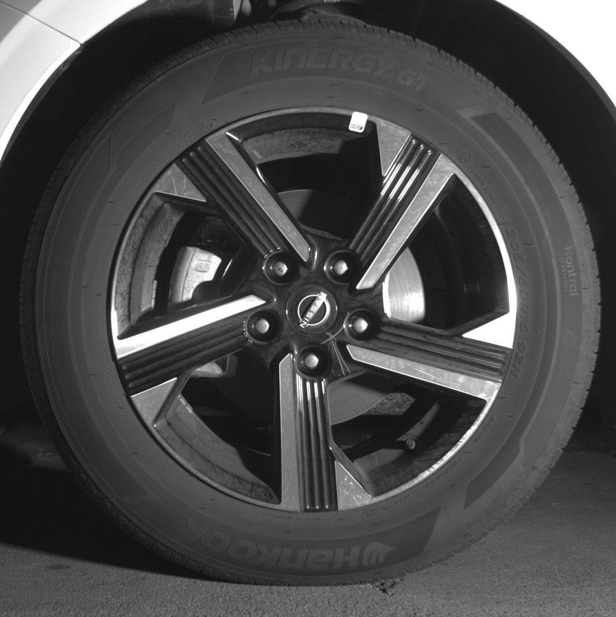 Used 2025 Nissan Sentra SV FWD image 12