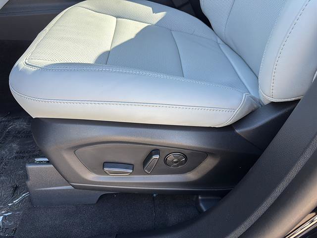 New 2026 Ford Explorer Platinum w/ LUX Leather Package AWD/4WD image 11