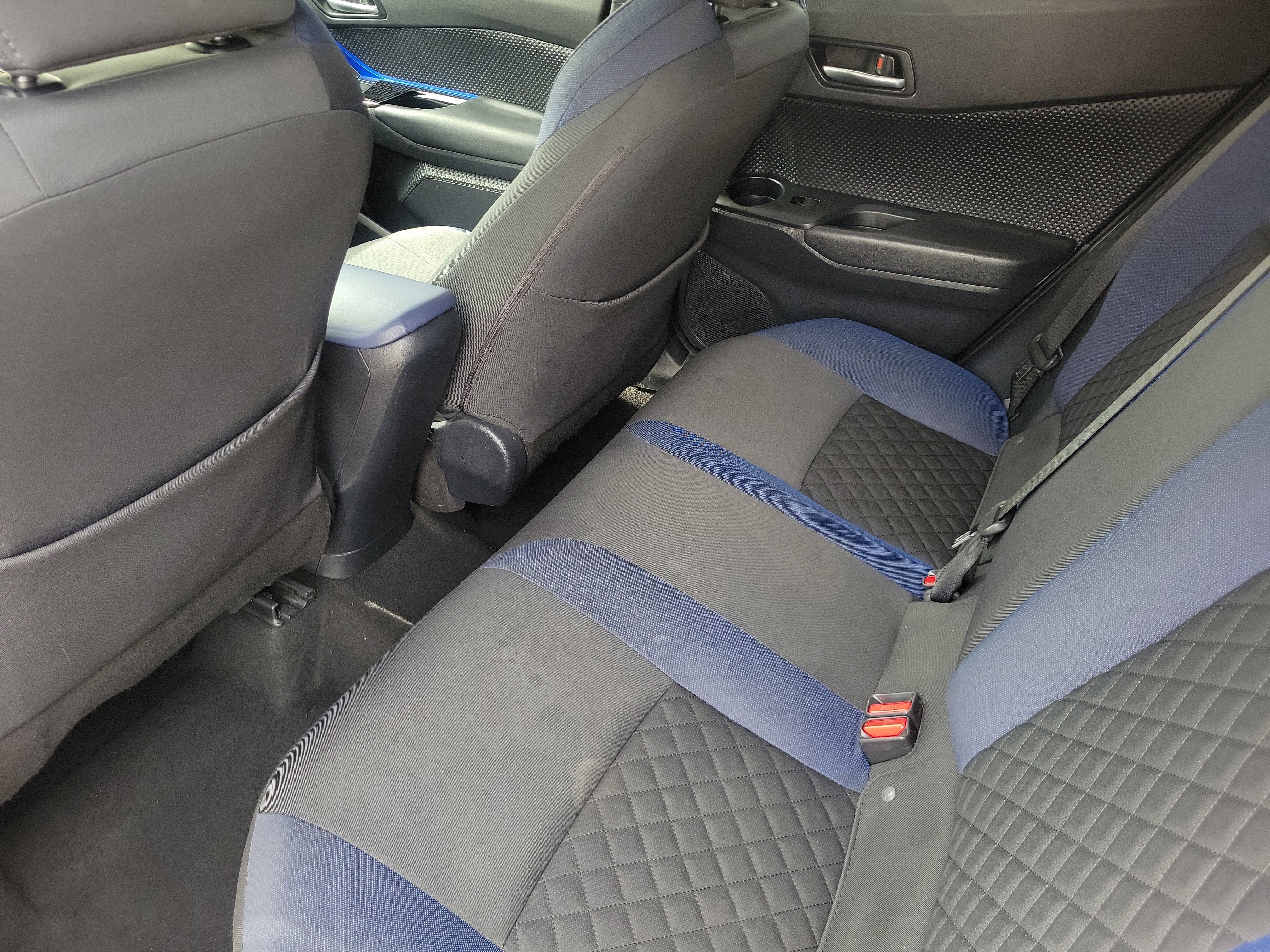 Used 2021 Toyota C-HR XLE image 10