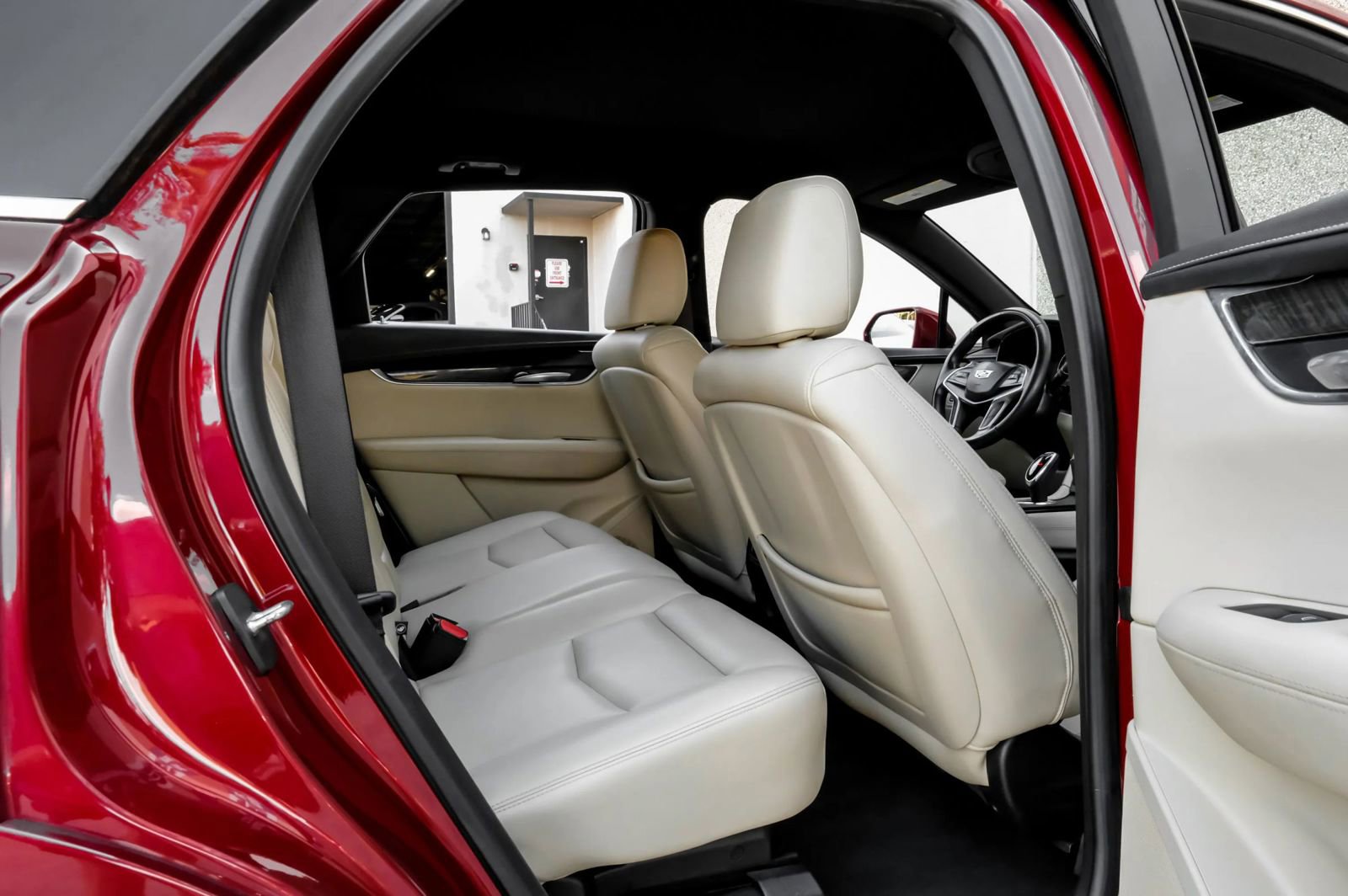 Used 2018 Cadillac XT5 FWD image 43