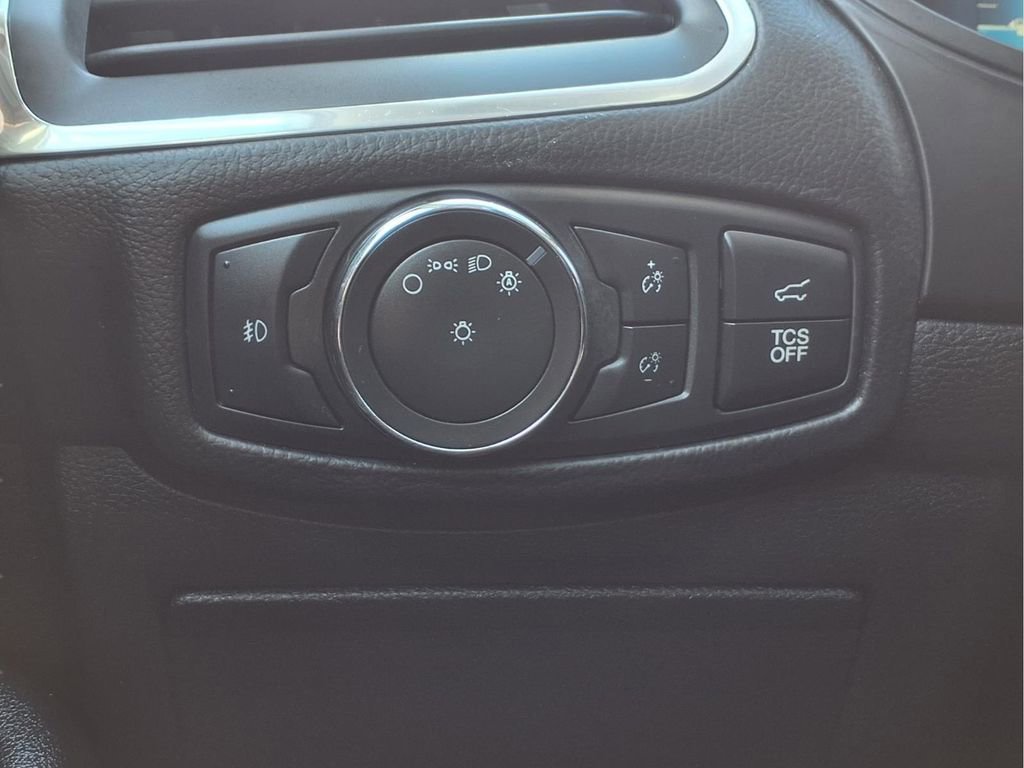 Used 2022 Ford Edge Titanium image 12