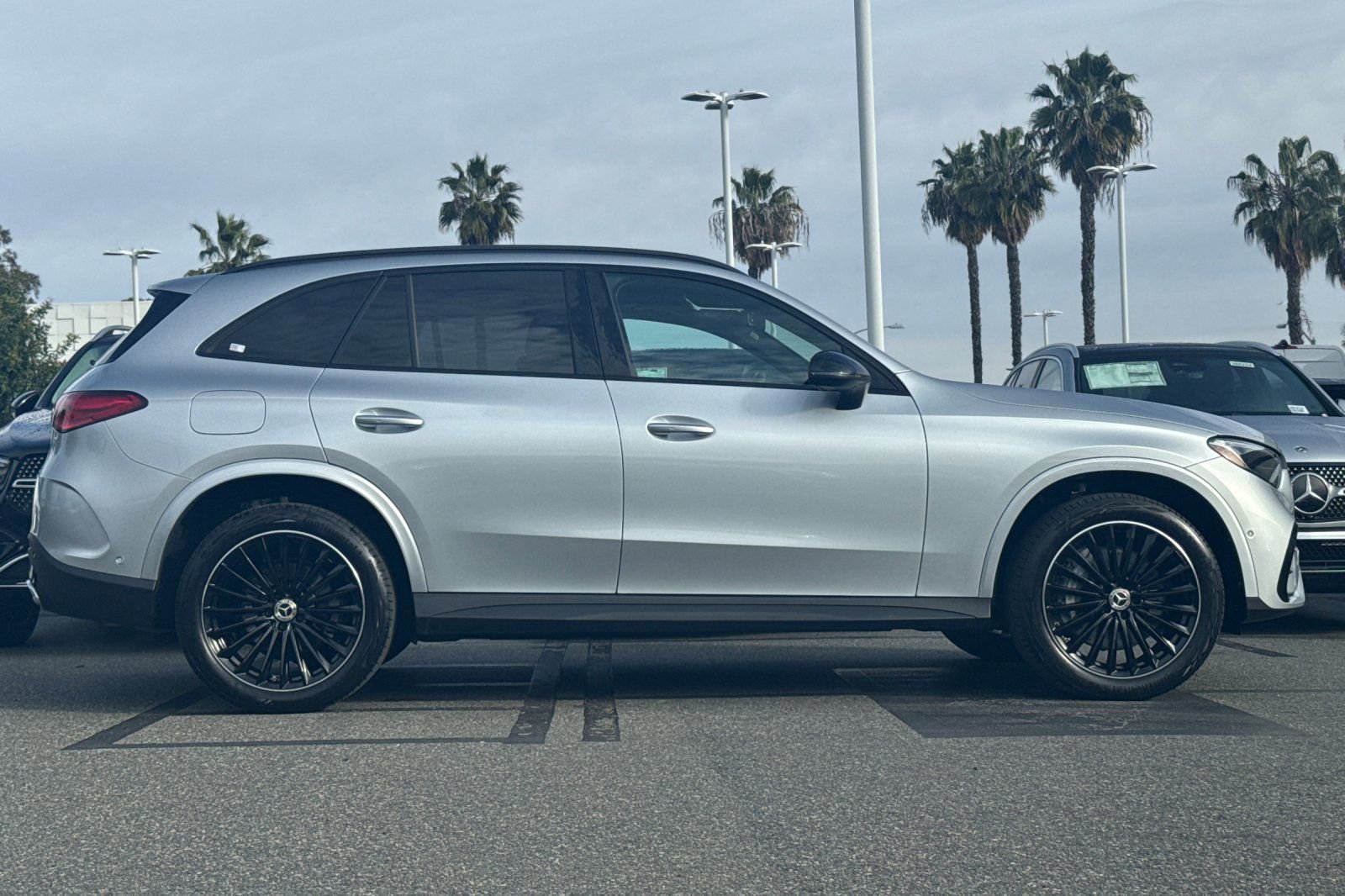Certified 2025 Mercedes-Benz GLC 300 image 3
